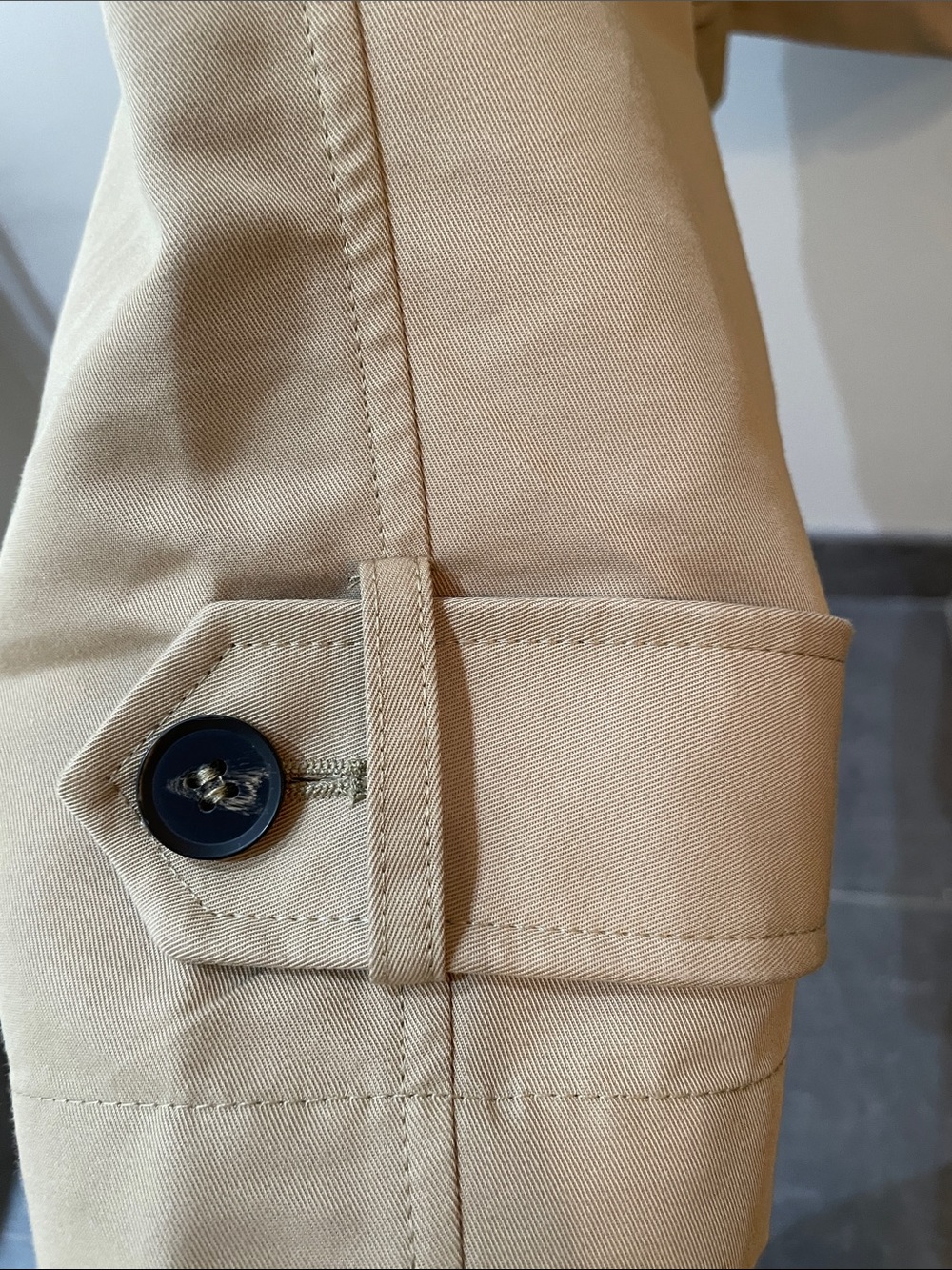 ZARA Cropped Trench Coat in Beige - Picture 12 of 16